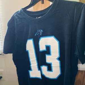 Selling a panthers t-shirt in size Large